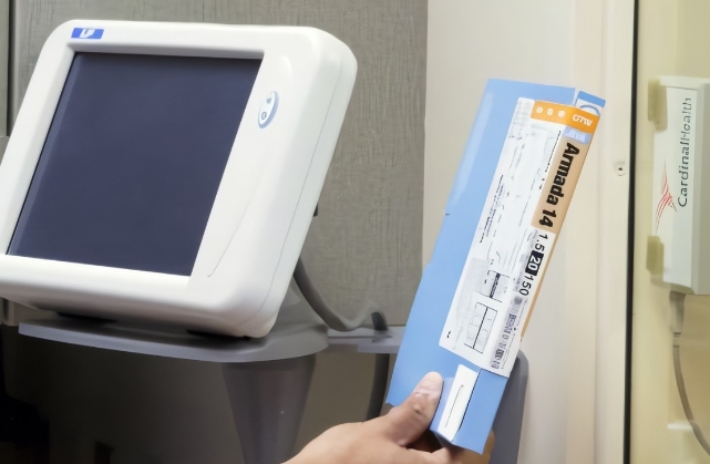 Giải pháp RFID监控cường sdụng thiết bniy thu ID bệnh nh<e:2> n tại bệnh viện